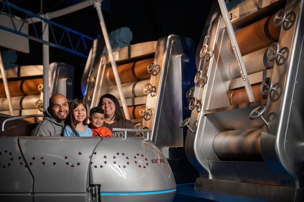 2021_HersheyChocWorld_Tour_059_600x400-1